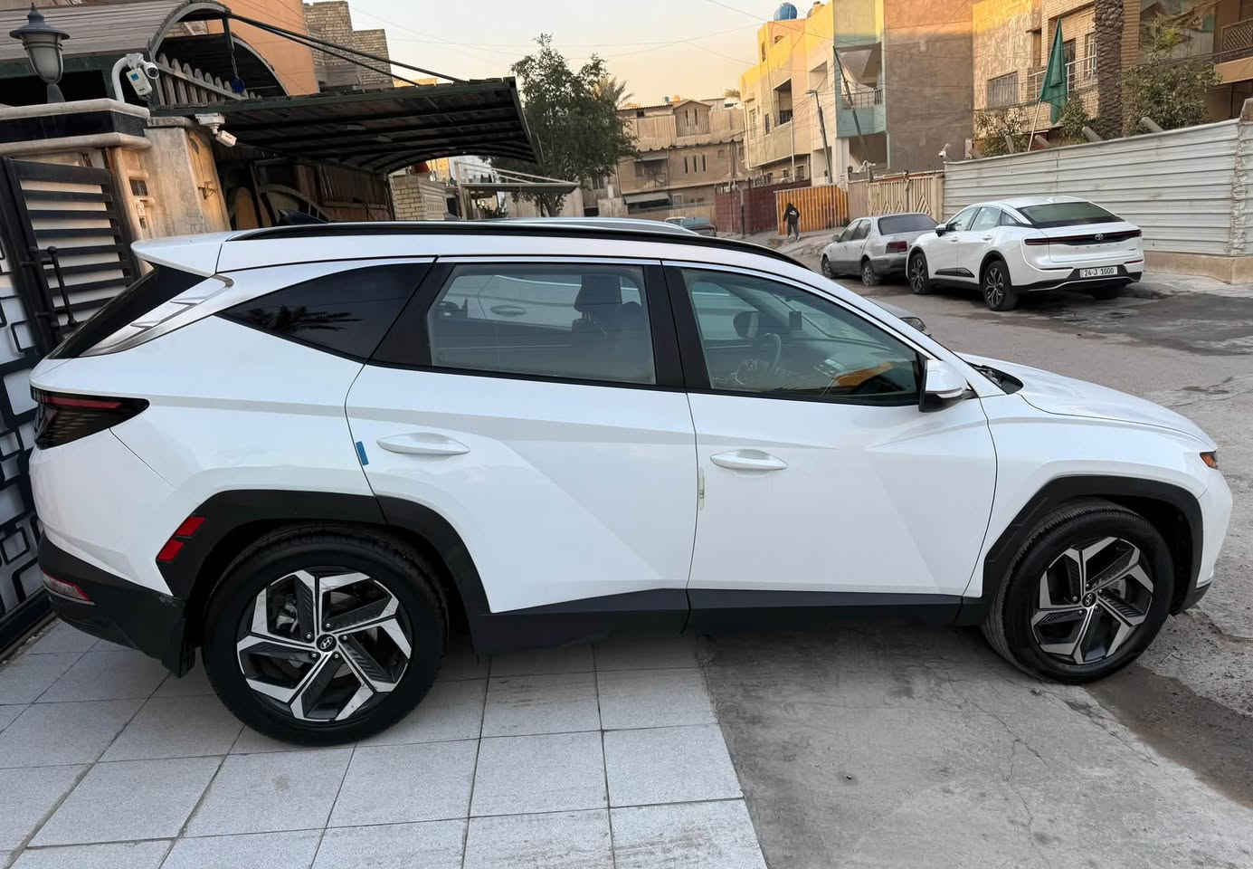 توسان ٢٠٢٢ ابيض
وارد امريكي

• ماشيه ٤٦ الف

• الرقم بغداد شخصي

• مقاعد تدفئة تبريد جلد

• الداخل اسود كامل

• كاميرا خلفية

• بصمة تشغيل عن بعد

• نظام نقطة عمياء

• مثبت سرعة

• مقعد كهربائي

• مراقبة النقطة العمياء

• بريك دكمة

• رادار جانبي

• توقف الطوارئ

• إنارة محيطية

• كاربلاي وايرلس

• شاشة كبيرة وازرار touch

• كير ومحرك مكفول

ABS AWD •

• سنويتها جديده ٢٠٢٣

• حادثها باب خلفي اليمين وجاملغ

• باب متبدل خلفي والباقي تصليح عالبارد نظيفة جداً وادامة

مستمرة عليها
مكان السيارة شارع فلسطين 
السعر 190 ورقة وبيها مجال 
للاستفسار 

‭***********‬
