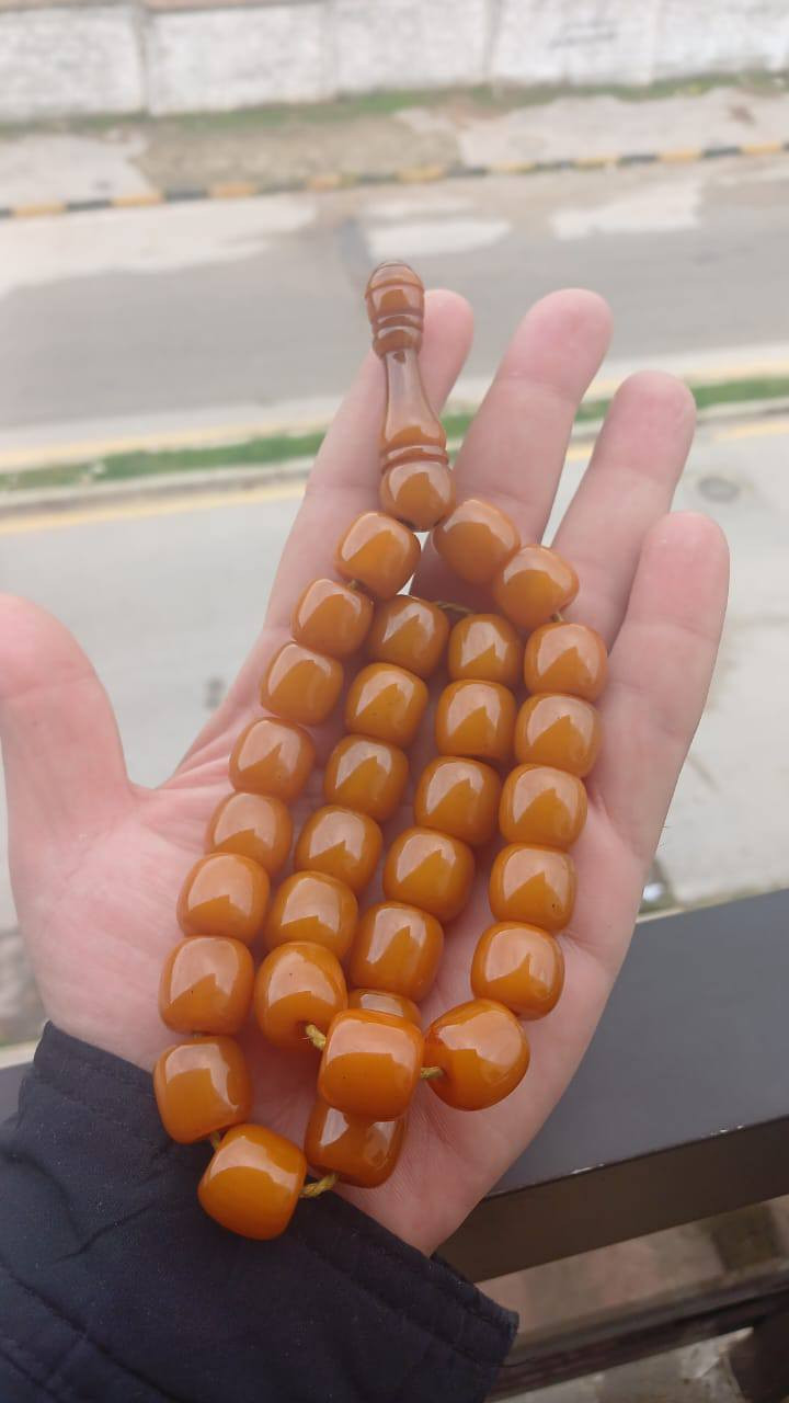 مسابح من زمن الاجداد خزين منزل
مسكي الماني انتيك بي خيط شويطة 
مع تمليكه الاساسية وكعب ميدنه من نوادر 
وزن المسباح 110 غرام صافي 
لون بسكوتي داكن 
عرق دمار بل كامل قطعة محروفة ونادرة الاقتناء


**إذا كنت صاحب هذا الإعلان وتريد حذفه لأي سبب، رجاءا أرسل رسالة إلى الدعم الفني**