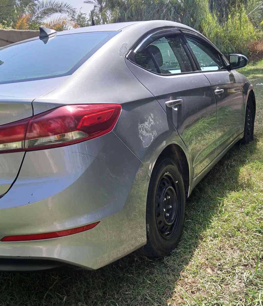 للبيع النترا 2017 امريكي حادث باب خلفي فقط والجاملغ الخلفي نصه مصبوغ جلاتين بچم كبس برغي ما مفتوح بيها مكينه 2000 دوش ما مفتوحه، السياره ناعمه وكلش حلوه، ايرباكات سليمه، تبريد ثلج  شاشه كبيره بلادي تحكم ستيرن كامره دواره تخم تاير جديد السياره رقمها ساقط بالـ 23 بأسم شركه والشركه معزله بيها وكاله خاصه..، اسم الشركة اردلان عبد القادر.. السعر المطلوب 92 قابل للتفاوض للأستفسار الإتصال على الرقم ***********
