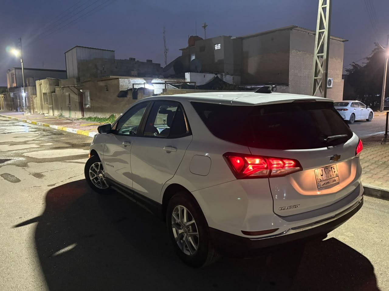 السلام عليكم.  كوينكس 23 ماشيه 35 وارد امريكي ضرر خفيف موجود بلمنشور صوره الحادث بغداد السعر 183 وبيها مجال 
للتواصل 0786 493 7027
