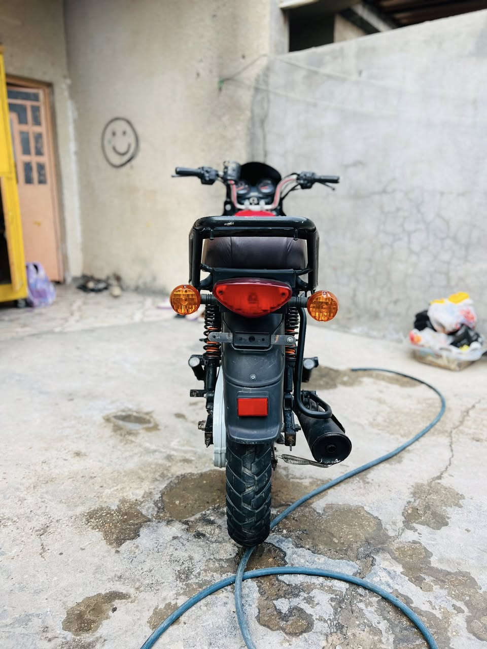 سلام عليكم بوكسر موديل ١٩اوراق اصوليه كمرك مدفوع كبل ترقم نضيفه وكامله ماناقصه اي شي كله شغال مكاني طوريج ***********
