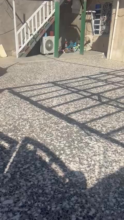 مشتمل للأيجار يحتوي على غرفتين نوم ومطبخ وحمام وكراج كبير وسطح
العنوان الزعفرانية / المعلمين الثانية شارع صيدلية علي عبد الحسين  
***********
