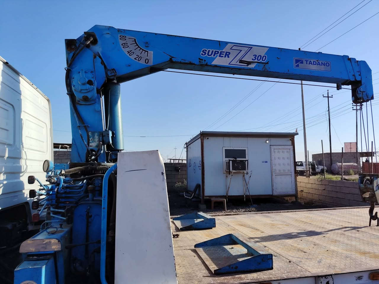 للبيع كرين تيكو موديل 2005 رقم سنوية شرط تحويل بسمي ***********
