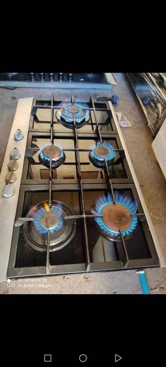 سلام عليكم صيانه تصليح طباخات انواع الطباخات الغازيه في المنزل خليك بيتك وتجيك صيانه الباب البيت الشغل درجه اولى اتصال على الرقم الهاتف ***********
