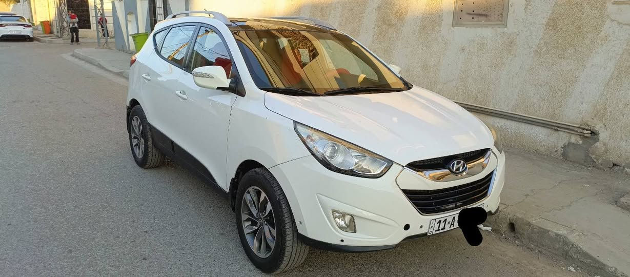 توسان خليجي موديل 2011 بيها قطعتين تبديل بدون صبغ چاملغ ايمن وبنيد السياره جاهزه تبريد ومحرك وكير السعر 132 مكان السيارة فلوجة ***********
