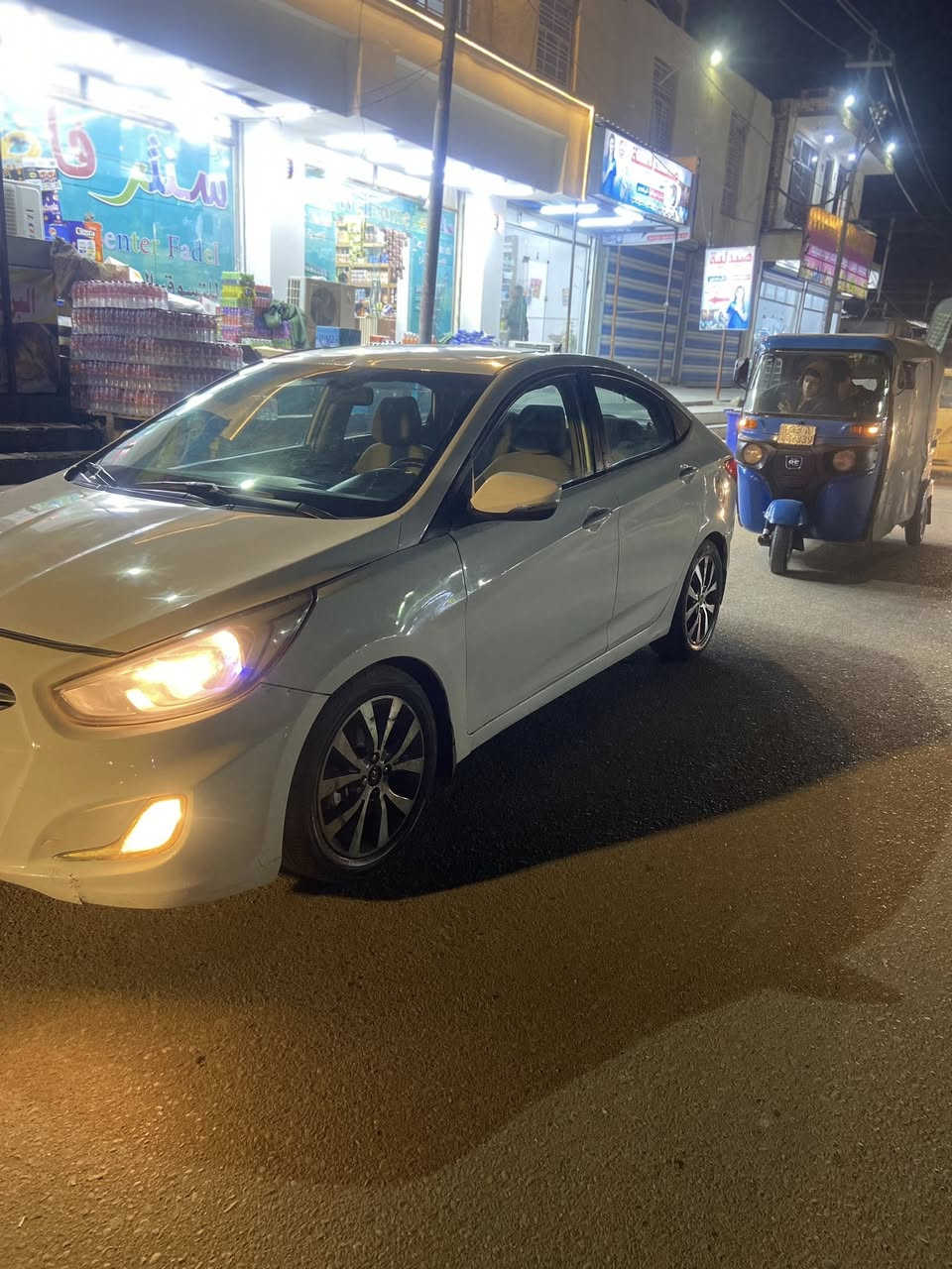 سلام عليكم اكسنت موديل 16 فول مواصفات مكينه 600 بيها بخار قليل البدي بيه صبغ تبديل جاملق  حداديه 70 بالميه مكفوله كصه ضربه   بدون دواخل السعر 78 وبيها مجال سياره حلوه وجديده 
العنوان ميسان مركز المدينه 
اتصل ***********
