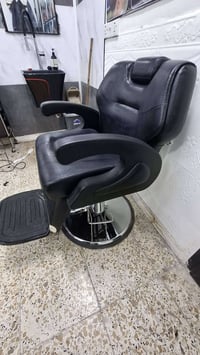 كرسي واحد للبيع  جديد المكان بغداد 07780047990