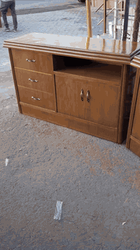 يعلن معرض الخفاجي عن وجود غرفه نوم مستعمله تسكام ونظيفه داخل وخارج صاج...