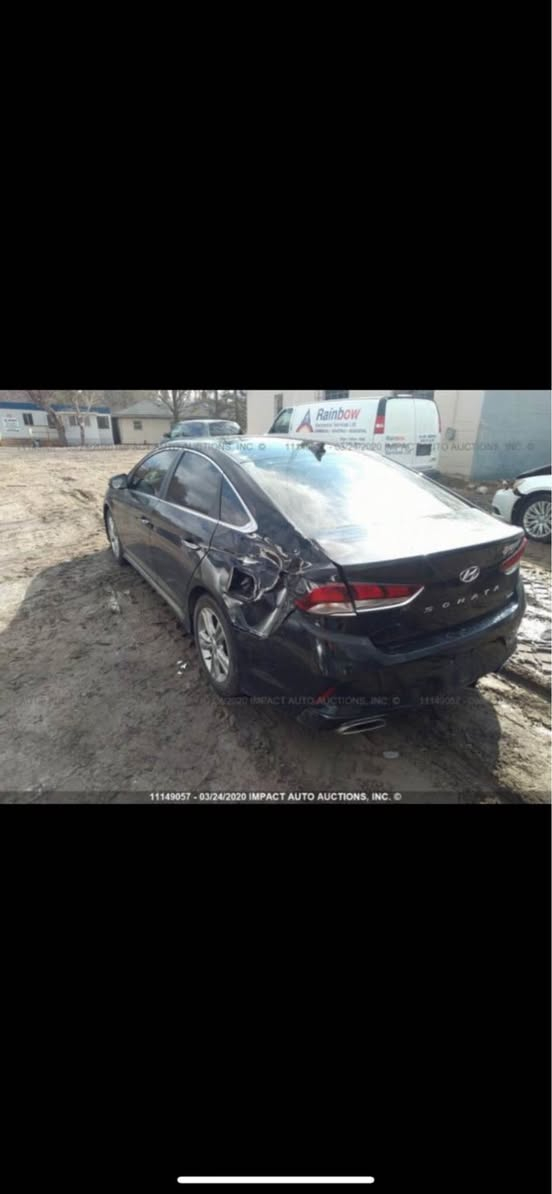 سوناتا سبورت فول  
الموديل : 2018
اللوحة : رقم اربيل 
السعر المطلوب : 127 ورقة مع المجال البسيط
نوع الحادث : صبغ جاملغ ايمن خلفي و باب ايسر خلفي و باب السائق مبدل فقط حادث خفيف 
اللون : اسود 
_____________________________
الــمــواصــفـــات :-
1 - محرك 4 سلندر 2400 
2 - كشنات جلد اسود (اصل)
3 - كاميرا دوار ستيرن
4 - شاشة كبيرة للتحكم في ايعازات السيارة
5 - رادار تحديد مسار 
7 - ايرباك 
8 - منافذ USB امامي خلفي
9 - سستم صوت متكامل
10 - تحكم ستيرن جهتين
11 - نظام ABS مانع انزلاق
12- رادار جانبي
13- تشغيل بصمة + ابواب 
14- اشاير بالمري
15- شاحن وايرلس
17- شفتات 
16-كشن سائق كهرباء
18 - وباقي المواصفات الفول 
19- ستيرن سبورت D
20- دبل اكزوز 
21- كيجات كيلو متر 
22- فتحه سقف
وارد كندي 
اتصال : *********** النجف, العراق
