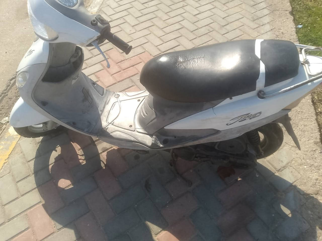 السلام عليكم اخوان ماكس منغولي للبيع
مواصفات دراجه 
دراجه مكينه بلاد 
سلف بلاد 
عداد بانزين شغال 
بيه تزويد كزوز اف ام اصلي 
بريكات امامي و خلفي نضاف 
كهبرايات شغاله 
ما تصرف عليها ربع دينار 
السعر 700 وبيه مجال قليل 
تجي تطلع تراي وتفحص 
وشوف النضافه بعينك 
عنوان سماوه حي شرطه 
***********
