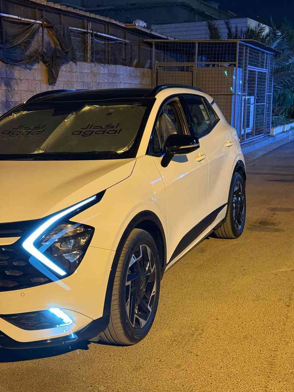 سلام عليكم
سبورتج GT Line25 خليجي كلين تايتل فقط شخطه خفيفه بل دعاميه الخلفيه 
الموصفات
بونراما 
شاشه متصله 
شاشه تبريد
كشنات كهرباء و تدفئة 
بصمه تشغيل عن بعد
صندوق كهربائي
وبقيت موصفات ال Gt معروفه 
من شهر السياره 18150 KM 
السعر 245 للتواصل ‏‪***********‬‏
