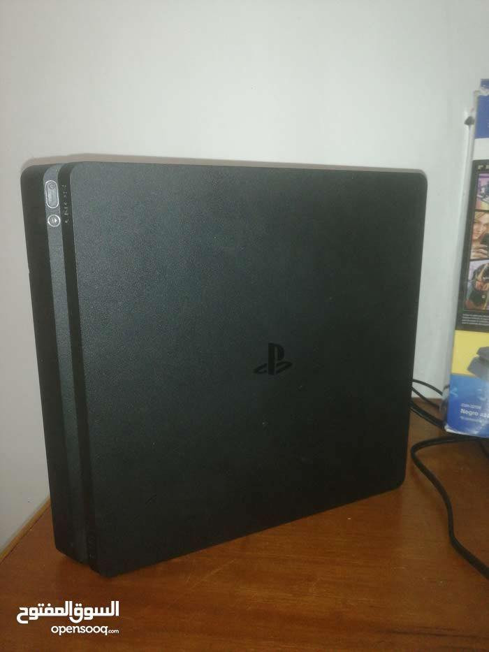 بلي 4 للبيع
جهاز مامفتوح و لا داخل صيانه مساحه 1t ريجن اوربي غراضه كامله كلها 
السعر300 
مكان ميسان الجمعيات 
للتواصل واتساب فقط ***********
توصيل موجود
