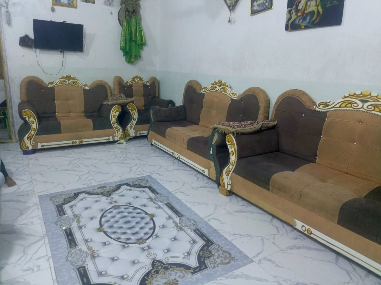 السلام عليكم عندي ديوان تخوم للبيع 20 نفر السعر خاص رقم الهاتف***********
@إشارة
