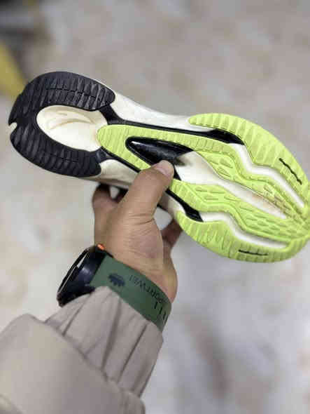 ماركة ANTA شرط اصلي 
قياس ٤٢
طول القدم ٢٦
التواصل عالواتس آب ***********
