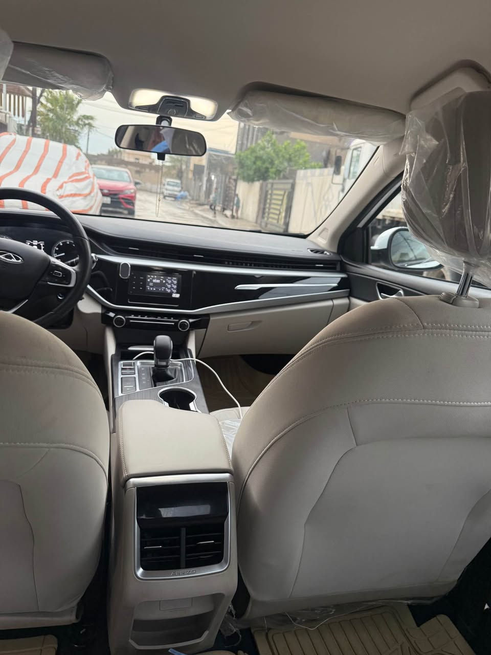 شيري اريزو✨ 5 موديل 2024
سيارة مكفولة من ضربة والحادث كلين
سنوية جديدة ورقم جديد مع شرط تحويل
(( موصفاته✨ معروفة كلوب عدسة وليد لايتات تبريد قطعتين مع تحكمات بالدركسون شاشة لمس مع إشارات بالمراية ومع حساسات خلفية مع مثبت سرعة ومع اوتو هولد...)) 
سيارة جاهزة ماشية 25 الف
سعره مناسب جدا 103 مكاني كركوك
للشراي فقط اتصال *********** كركوك, العراق
