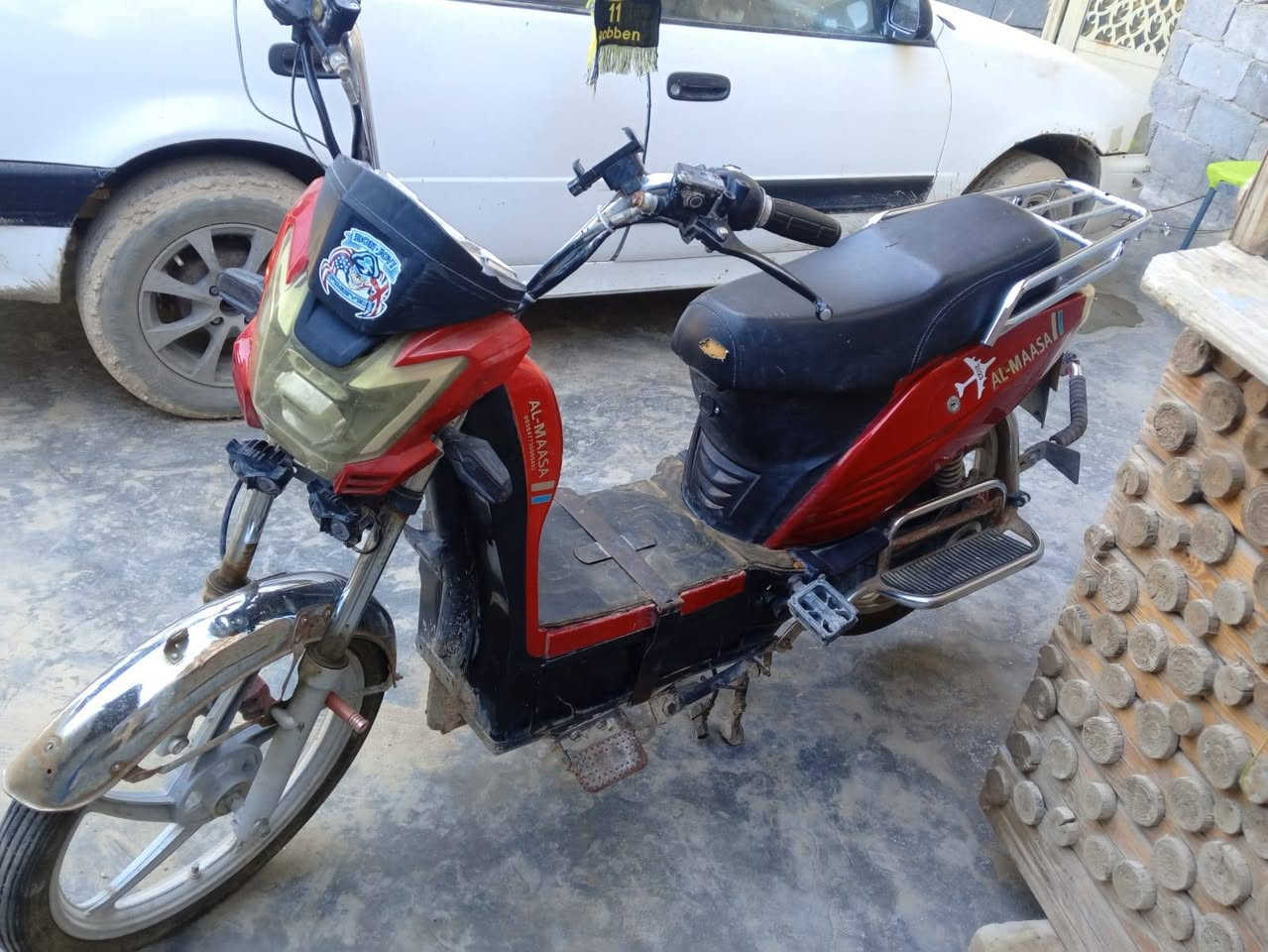 موطور للبيع مكان جبيل سعر 325 نقص بطاريات اتصل عل رقم ***********
