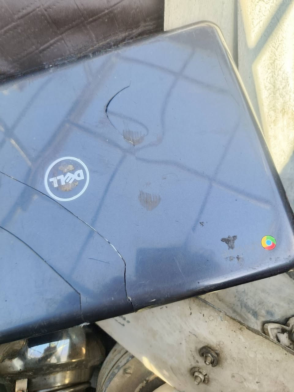 هاذ لابتوب كسرته  كلشي خرب طلعت هذني سالمات  الي يفيدنه ينزل سعره


**إذا كنت صاحب هذا الإعلان وتريد حذفه لأي سبب، رجاءا أرسل رسالة إلى الدعم الفني**