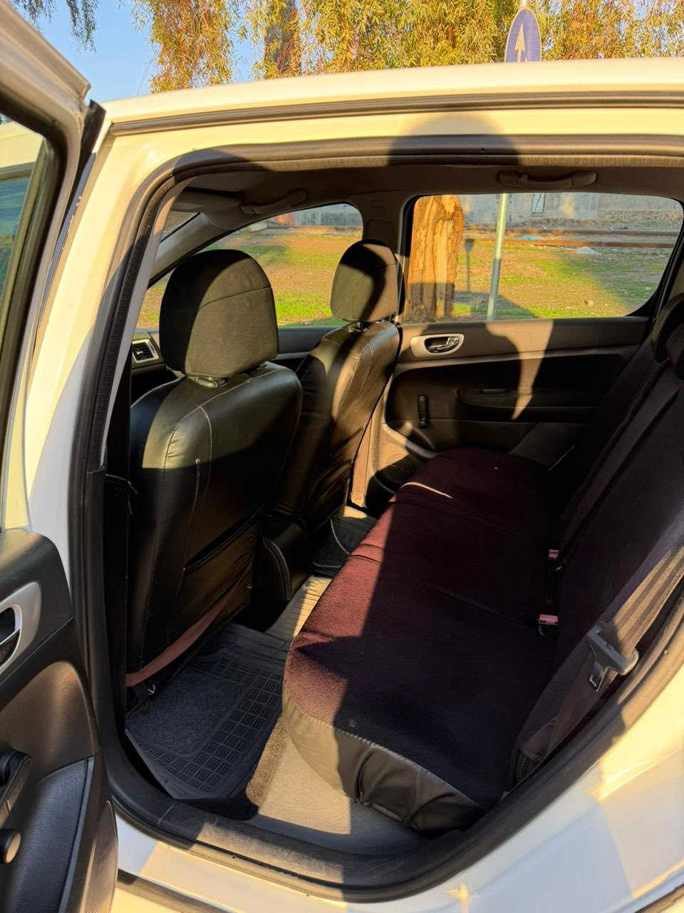 سلام عليكم
بيجو ٣٠٧ موديل 2007,فول مواصفات 
مثبت سرعة،تحكم صوت في الاستيرن،
، تحكم وضعية القيادة 
كاميرة خلفية ،شاشة
بلوتوث
رقم كركوك جديد  ،سنوية جديدة
بي بطاقة بانزين 
كير اوتوماتيك و محرك شرط 
تبريد❄️ تدفئة 🔥
صبغ شبر في بابي السكن مع دوسات اثر شخط 
تخم تاير جديد باتري جديد دسك فلنجات صدر امامي خلفي كل جديد مابيها دينار مصرف 
سعر ٧٢و بي مجال 
رقم :***********
مكان: كركوك
