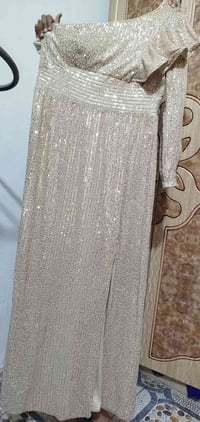 فستان • مستعمل مره • مقاس اكس لارج