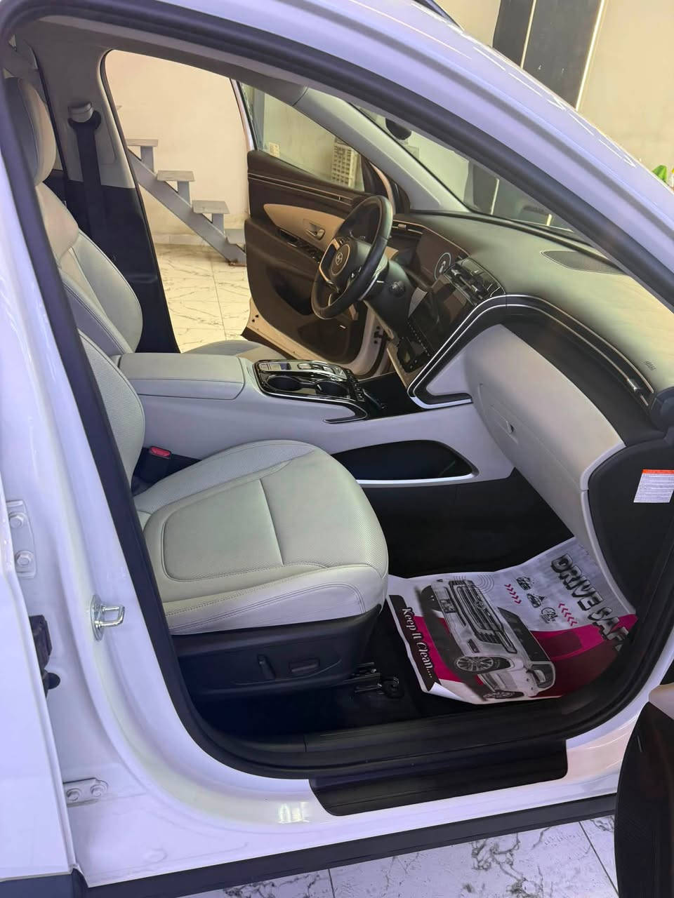🚗 2024 HYUNDAI TUCSON LIMITED

🛠️ الضرر:  جانبي موضح في الصور
📏 عداد المسافة: 7000 الف مايل (فعلي)
📋 حالة السيارة: تشتغل (Run and Drive)
🔧 حجم المحرك:1.6L– 4 سلندر (هايبرد)
🔍 رقم الشاصي: KM8JECD18RU244474
📍 موقع السياره : بغداد 
للستفسار الاتصال ***********
