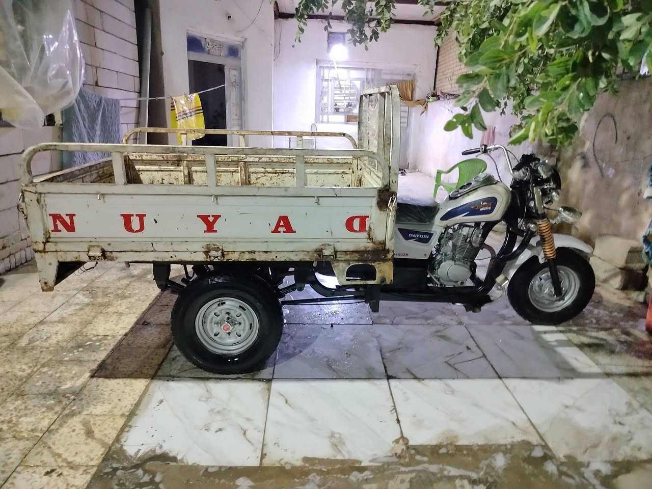 السلام عليكم ستوته للبيع مديل 19 اوراق اصولي محرك 24 مفتوح بستم فقط كهربائيات شغاله  تايرات جدد جاهزه ترايك وين ماجان السعر ع خاص مكاني شطره وهذه رقمي ***********
