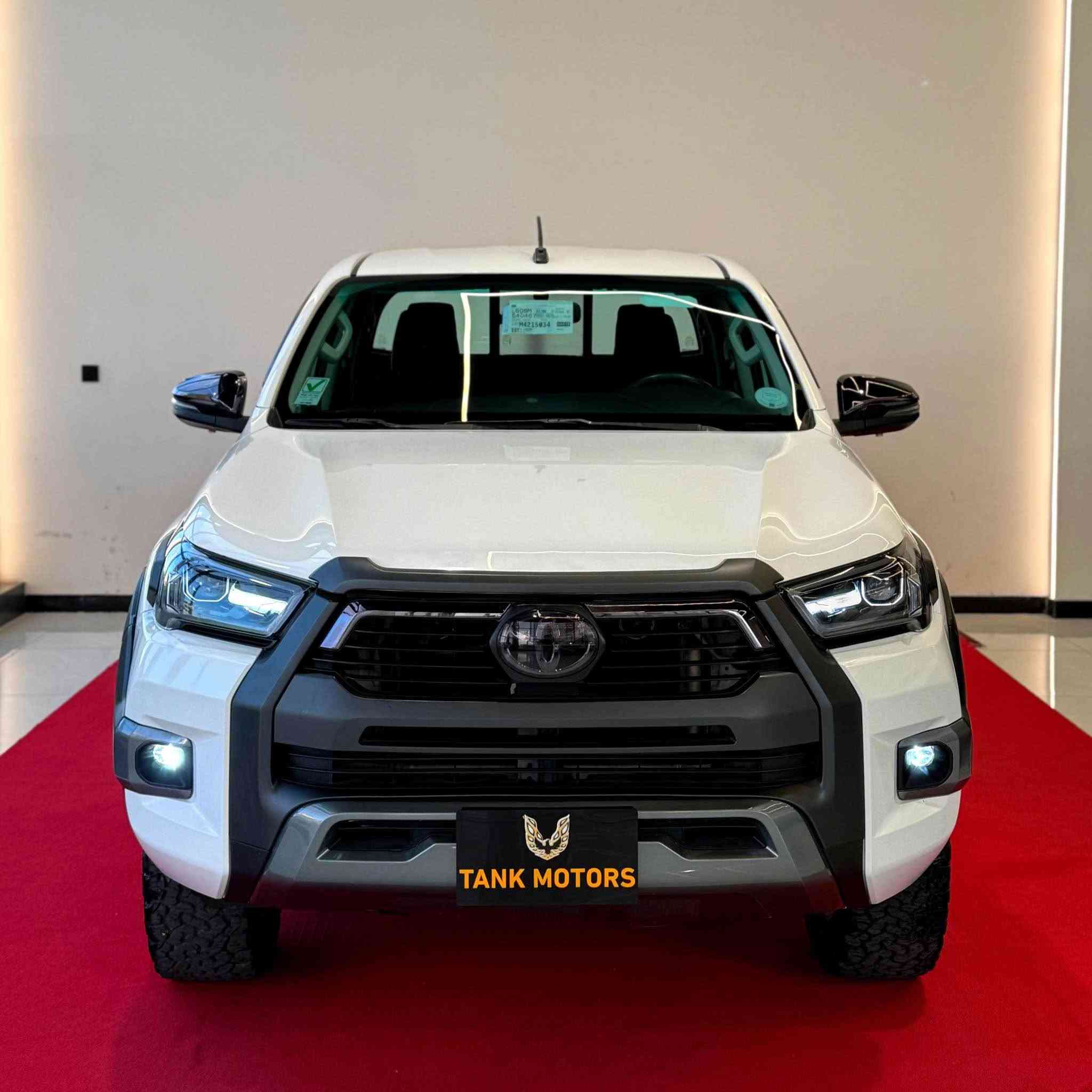 🛎 🔱السلام عليكم 🔱🛎
للبيع سيارة تويوتا هايلوكس
TOYOTA HILUX 
وكالة شركة جيهان (تويوتا عراق)
موديل 2018
محدث كامل ادفنجر 2024
كير عادي
فور ويل 4X4
ماشي276000 كيلو متر
ويل كب 18 انج ادفنجر
طخم تايرات بي اف كودرج اصلي
لايت و بك لايت ليد و زنون
كشافات ليد
شاشة كبيرة اندويد
كاميرا خلفي
داخل احمر
مودات قيادة
مانع انزلاق
جامة خلفي سلايد
مطريات بيلادي
سيارة مكفول كفالة كلشي بشرط بدون ضرر و  صبغ بس مكانين بيه تعديل بارد و باقي كير و محرك و كهربائي كلة بشرط
سيارة رقم اربيل و تحويل ثاني يوم و سنوية ماصاقتة
سعرها 23800$
مكان اربيل معرض تانك موتورز
☎️***********
☎️*********** أربيل, العراق
