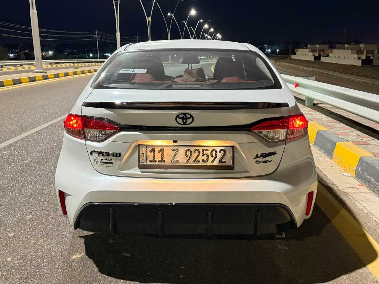 🚗 للبيع | تويوتا كورولا S هايبرد خليجي موديل 2025
🤍 اللون: أبيض
📍 وارد خليجي
📍 فئة S الرياضية (Hybrid)
📍 الممشى: 29,000 كم

السيارة استخدام شخصي ونظيفة جداً، محافظة عليها وجاهزة للفحص بأي مكان.

المواصفات:
✅ محرك هايبرد اقتصادي جداً بالوقود
✅ تشغيل بصمة وستارت
✅ شاشة لمس مع Apple CarPlay وAndroid Auto
✅ كاميرا خلفية
✅ رادار ومنظومة Toyota Safety Sense
✅ مثبت سرعة
✅ تحذير مغادرة المسار
✅ إنارة LED
✅ جنوط رياضية
✅ وضعيات قيادة Eco / Normal / Sport
✅ تكييف ممتاز

ملاحظة بكل أمانة:
يوجد تعديل بارد بسيط جداً في باب الراكب الأمامي (عكس السائق) بمقدار إصبعين فقط، ولا يؤثر على الشاصي أو سلامة السيارة.

💰 السعر: 15,500 دولار قابل للتفاوض بالمعقول بعد المعاينة.

📞 للتواصل: ***********

للجادين فقط، والله يبارك لصاحب النصيب.
