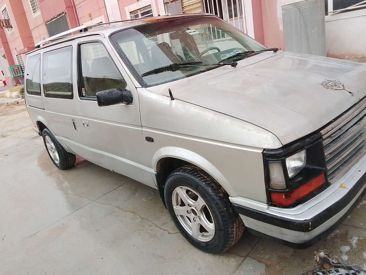 كلايزر للبيع ويرهم مراوس موديل 90 شرط تحويل و الغرامات. العنوان كركوك السعر 25 ورقه الشراي يتصل*********** سنويا عظم عاج لل 19 كير ومحرك كامري اوتماتيك شرط 
كير محرك
