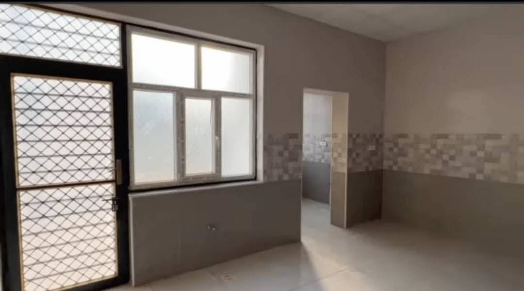 دار للبيع مجمع المختار السكني  الكوفه شارع المعمل المساحه 320 متر شريطي
يتكون من غرف نوم عدد 3 صاله استقبال مطبخ مجموعة صحيات كراج حديقه أماميه وحديقه خلفيه 

مكتب ابو رضا للعقار عنوان المكتب حي القادسية مقابل مجمع عماد سكر قرب فلكة المطار 
 
مراسلة واتساب     ***********
