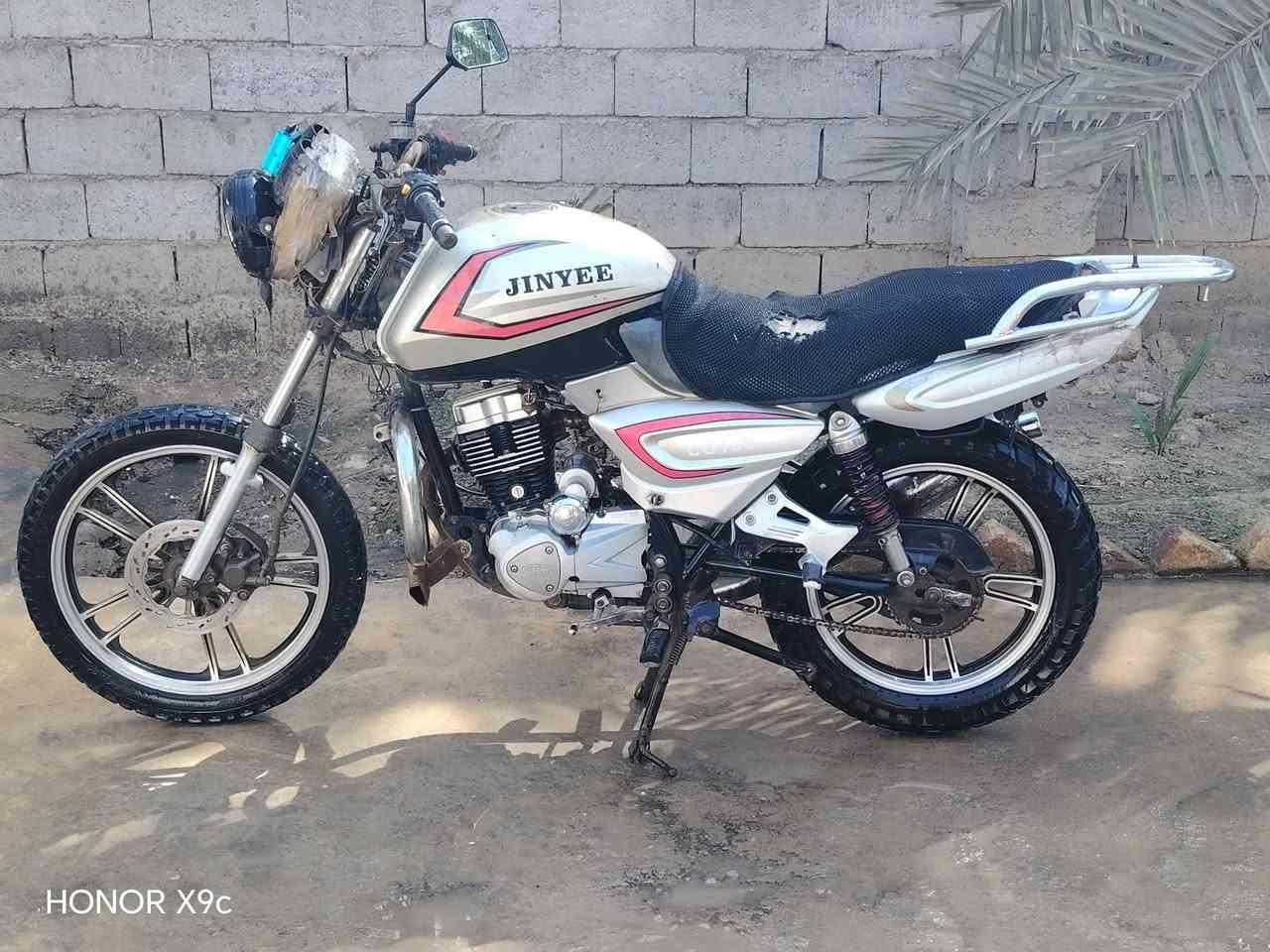 السلام عليكم دراجه بانده للبيع الهندر مكسور من الشفت مالته بيهه خيط بخار قليل أوراق كامله المكان المقداديه ناحيه الوجيهيه السعر راسلني خاص وتدلل


**إذا كنت صاحب هذا الإعلان وتريد حذفه لأي سبب، رجاءا أرسل رسالة إلى الدعم الفني**