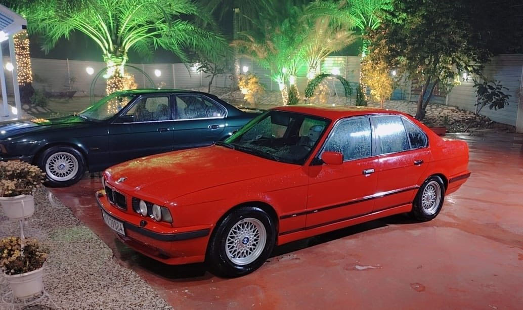 سلام عليكم بي ام ٥٢٠ اصل بليته وسنويه  ب اسمي تحويل ثاني يوم جاهزه من كلشي اي نقص مابيها عدا التبريد ميشتغل 
صبغ عام جماليه ميكنه وكير خير من الله تخم تاير جديد دينمو جديد سلف جديد باتري جديد صدر امامي خلفي جديد معمرها جديده سياره غرفه وكشنات جلد دوشمة جديدة ارضية وبطاين وكشنات  كهربائيات شغاله كلها ماعايزها بس تبريد 
فدوه اروحلك اقره المنشور عدل 60 وبيهة مجال سياره رقمها كربلاء 
مكاني بغدادالزعفرانية 
***********
