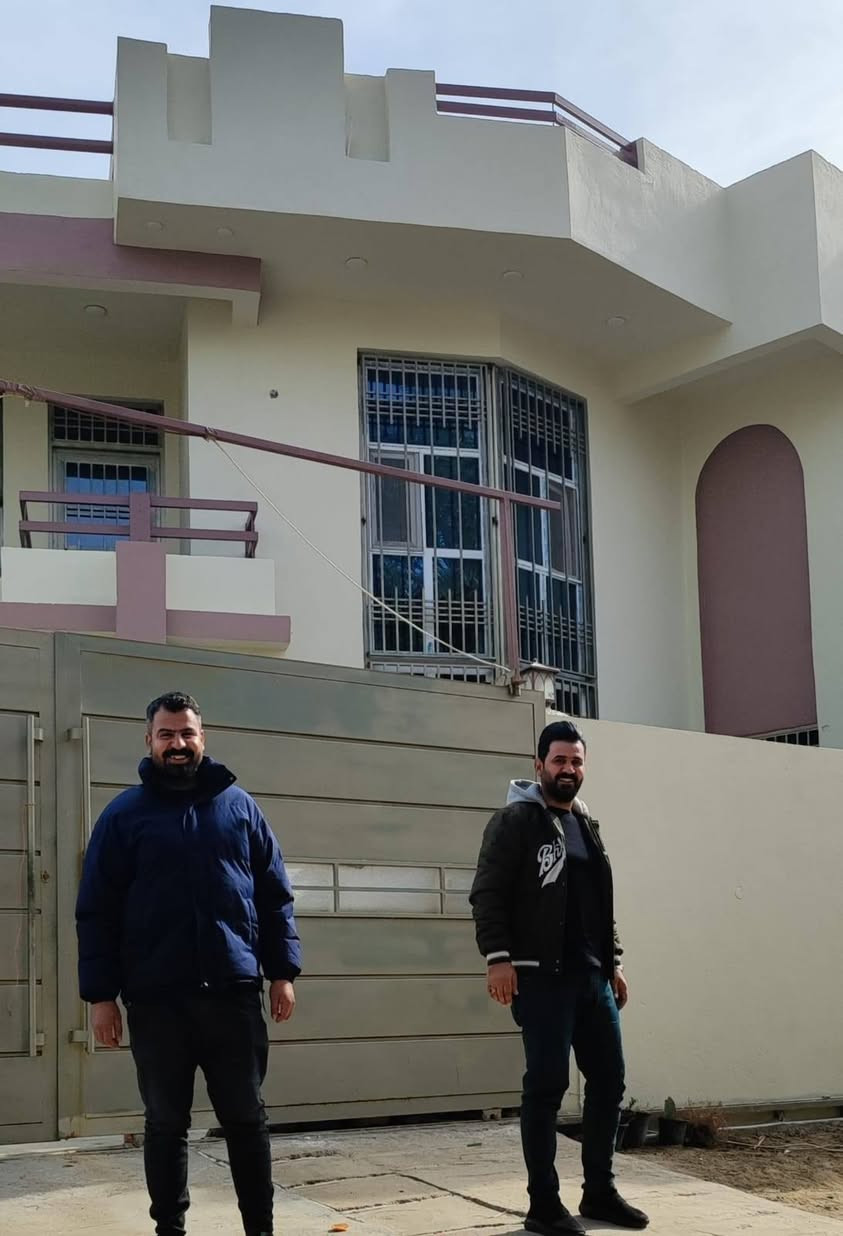 جوتن مو بس صبغ … قطعة فن تمشي وياك 🎨
بتنفيذ المتالقين دائمن...
*********** Ahmed Hassan   
*********** حسن الصباغ. 

ألوان ثابتة ✨
تفاصيل دقيقة 👌
ستايل ما يتكرر 🔥
إذا تحب التميّز وتكره التقليد
هذا اختيارك الصح ✔️

📍 زورونا: #حلة_شارع_60_مقابل_مطعم_سومرعمود_286 
📞 للاستفسار:
*********** 
***********
