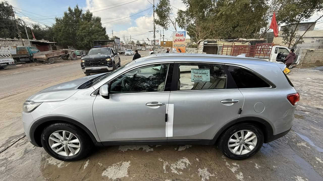 السلام عليكم 
سورنتو 2017 وارد امريكي 4سلندر السيارة نضيفة  والسونار موجود للبيع او المراوس بجارجر مع الفرق 
السعر 165 وبيها مجال
 موجود واتساب ***********
