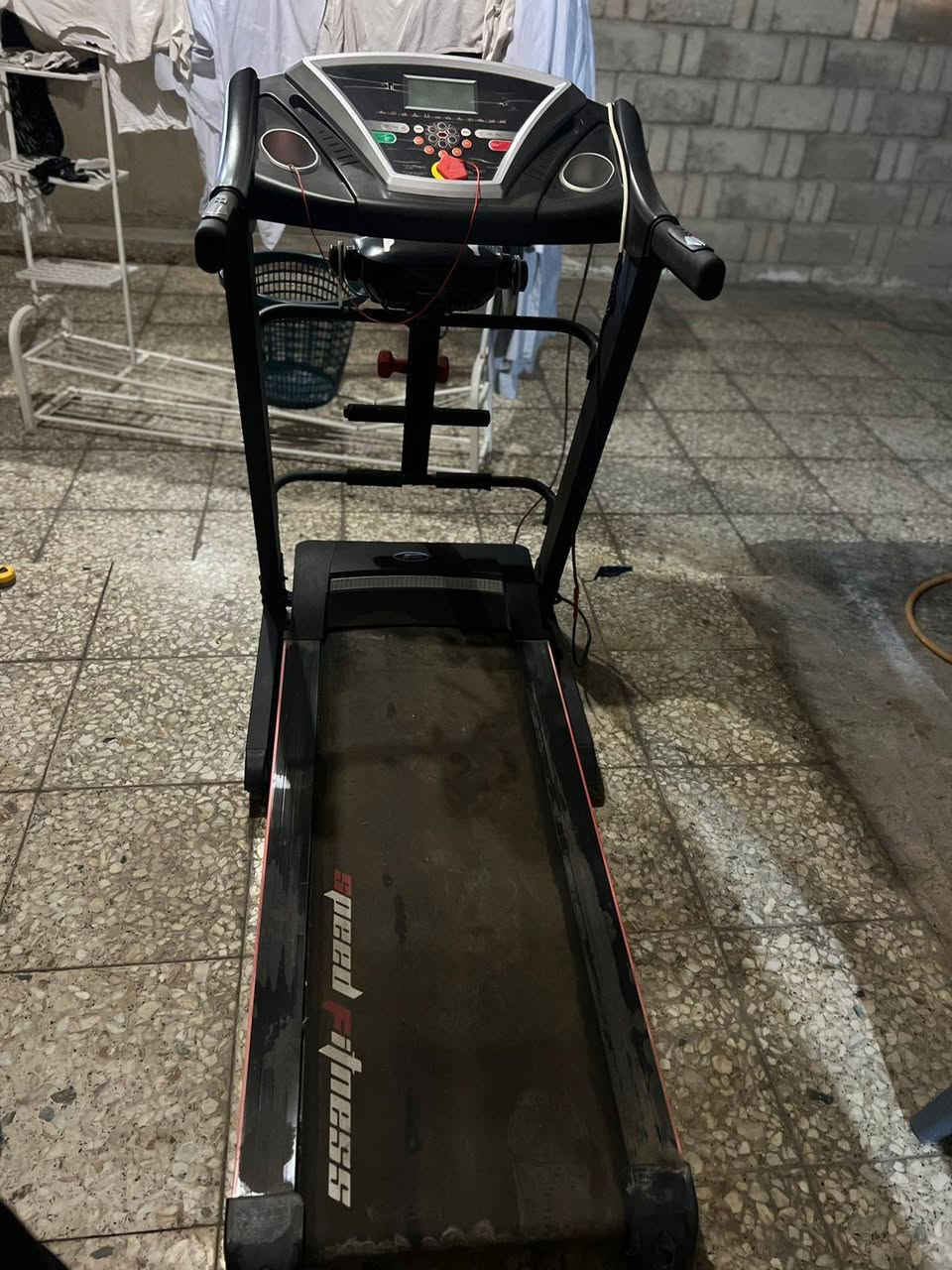 السلام عليكم جهاز جري 
شغال ماطور وجري بس من اصعد عليه يقل الجري مالته شويه شي بسيط وبي مجال ٢٥٠


**إذا كنت صاحب هذا الإعلان وتريد حذفه لأي سبب، رجاءا أرسل رسالة إلى الدعم الفني**