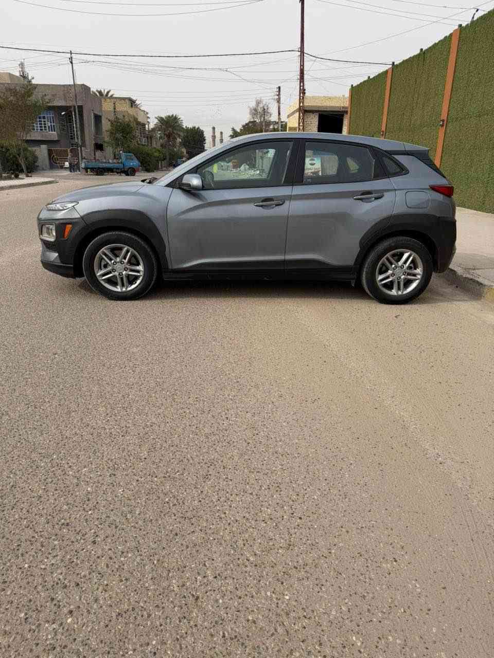 السلام عليكم اخوان هونداي كونا للبيع AWD 2021
ضررها واضح شبر بالصندوق صبغ وشبر بالجاملغ الخلفي وشويه بالباب والباقي مكفول من الصبغ بشرط السياره جديده ومال بيت و صور ضرر موجوده مع صور ايرباكات كل سليم
حجر بيئة بلادي شركة
مواصفات
شاشة كبير
كاميرا 
رادار
ويل كب
لايتات ليد
تحديد المسار
تحديد السرعة
نظام سبورت
نظام ايكو
دبل اكسل AWD
بلاجكتور
سعر 143$ 
للاستفسار الاتصال ع الرقم *********** 
مكان السياره بغداد اليرموك الاربع شوارع بغداد, العراق
