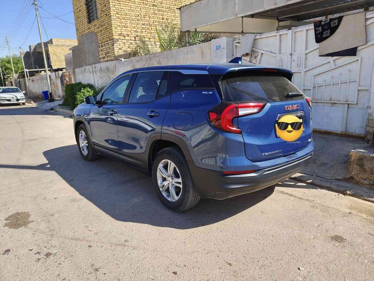 نوع السيارة والموديل: GMC Terrain SLE 2024
الوارد: امريكي
الحادث:  باللايت الامامي جهة السايق وواصل للـ لغد علما أنه ما واصل للراديتر يعني بغاز الشركة بعدهه
الصبغ: بدون صبغ فقط البنيد والدعامية 
الدواخل: لون اسود مع مقاعد حضن رياضي مريح 
الايرباك: بدون ايرباك
الممشى: 32000 قابل للزيادة
حجم المحرك: 1500 توربو
المكان+المنطقة: ميسان - العمارة - حي السياسيين 
السعر: 195 ورقة
رقم الهاتف: ***********
جميع المواصفات: معروفة عند كتابة نوع السيارة في گوگل
ملاحظات إضافية (إن وجدت): السيارة توجد فيها بعض الطخات البسيطة وتم تبديل حدادية السيارة بالكامل مع تخم تايرات جديد حاليا
