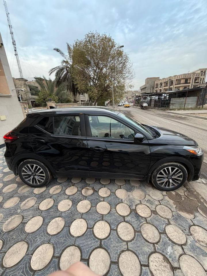 🚗 للبيع – نيسان كِكس 2023 SV (فل مواصفات) 🔥
📍 الموديل: 2023📍 النوع: نيسان كِكس SV (فل)📍 اللون: أسود 🖤📍 الرقم: بغداد (باسمي)📍 التحويل: فوري (ثاني يوم)

🔧 الحالة:✔️ سيارة نظيفة وجاهزة للاستخدام✔️ فقط البنيد صبغ✔️ باقي السيارة مكفولة بالكامل

⚠️ ملاحظة مهمة:الكير بالنمرة (2) بي عته خفيفة، وباقي الأمور كلها تمام

✨ أهم المواصفات:• شاشة وسطية + نظام معلومات• كاميرا خلفية• حساسات• تحكم ستيرن• تشغيل بصمة (ستارت/ستوب)• دخول ذكي (Keyless)• تكييف ممتاز• نظام أمان متكامل

💰 السعر: 125🔥 ماكو هيج سعر بس متوازي على بيعته

📞 للتواصل: ***********
