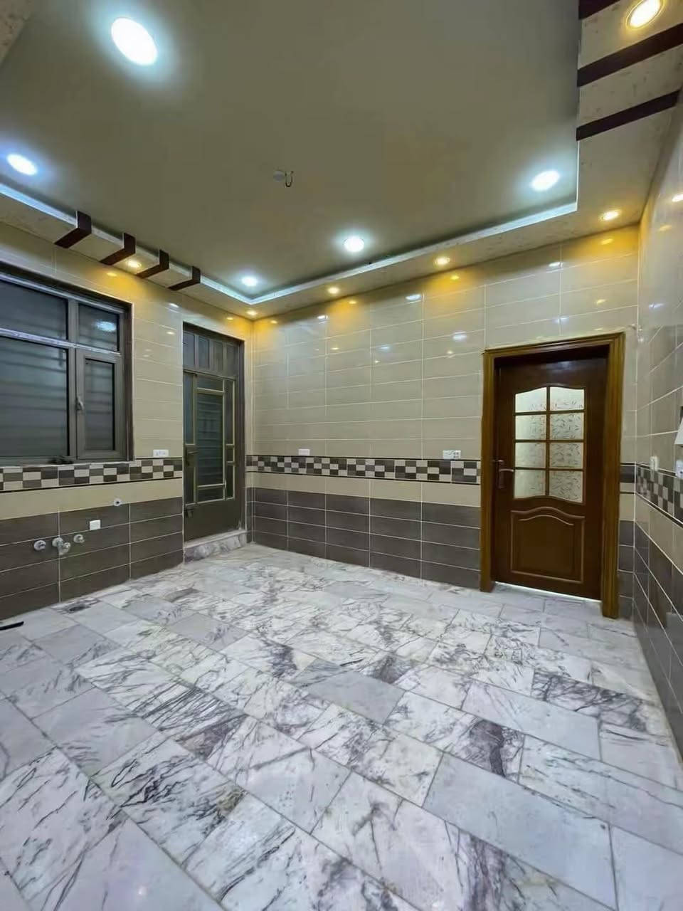 عقارات-الخضراء - نسعى - دومآ- نحو- الافضل 

#اعلان رقم ((1059))

#دار درجه أولى للبيع في منطقة السيدية مربع الضباط قرب شارع النخيل 

#مساحة:150متر   واجهه:6 م
#المحتويات : 3نوم 1 نوم طابق أول صالة استقبال هول داخلي مطبخ خدمات مناور متكاملة مدخلين للدار  كراج 

#السعر :575  مليون  قابل للتفاوض 

# للأ ستفسار 
مراسلة الصفحة على # الفيس بوك 
عقارات -الخضراء - في السيدية
# او الاتصال على الرقم
☎️***********☎️ 
#او مراجعة مكتب الخضراء 
في السيدية شارع العلوة مقابل قاعه ريتاج للمناسبات
