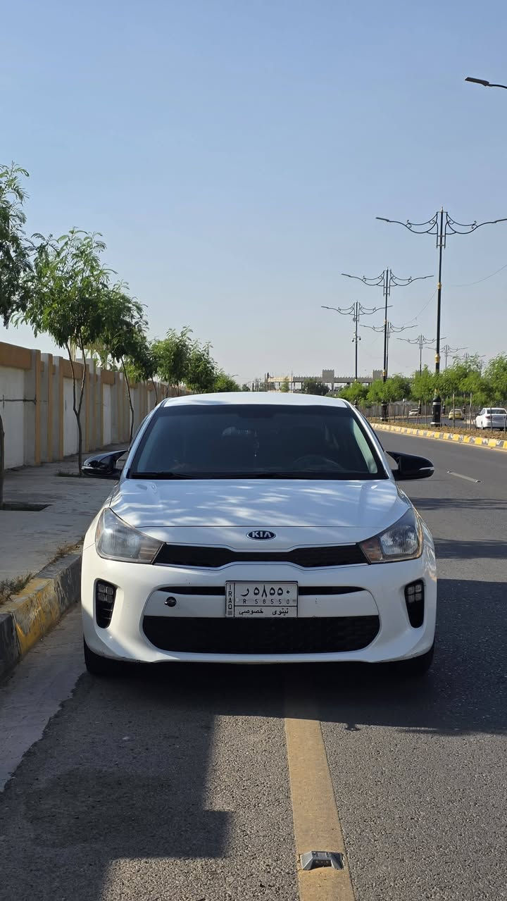 السلام عليكم
ريو مواصفات الـ S 
اربع جامات كهرب 
قفل مركزي 
شاشة Android Auto/Car Play
تحكمات ستيرن للشاشة و مثبت سرعة

رقم نينوى شرط التحويل 
السنوية تسقط بشهر الثامن 

السيارة وارد امريكي حادثها 
باب السايق وربع الجاملغ امامي بدون دواخل 

السيارة جاهزة ما بيها اي نقص 
موديل 2019 
ماشية 190,000km

محرك GDI مفتوح تعمير رنكات 
الكير AT مرغوب 

للتواصل والاستفسار :   *********** 

السعر : 110$ وقابل للتفاوض
