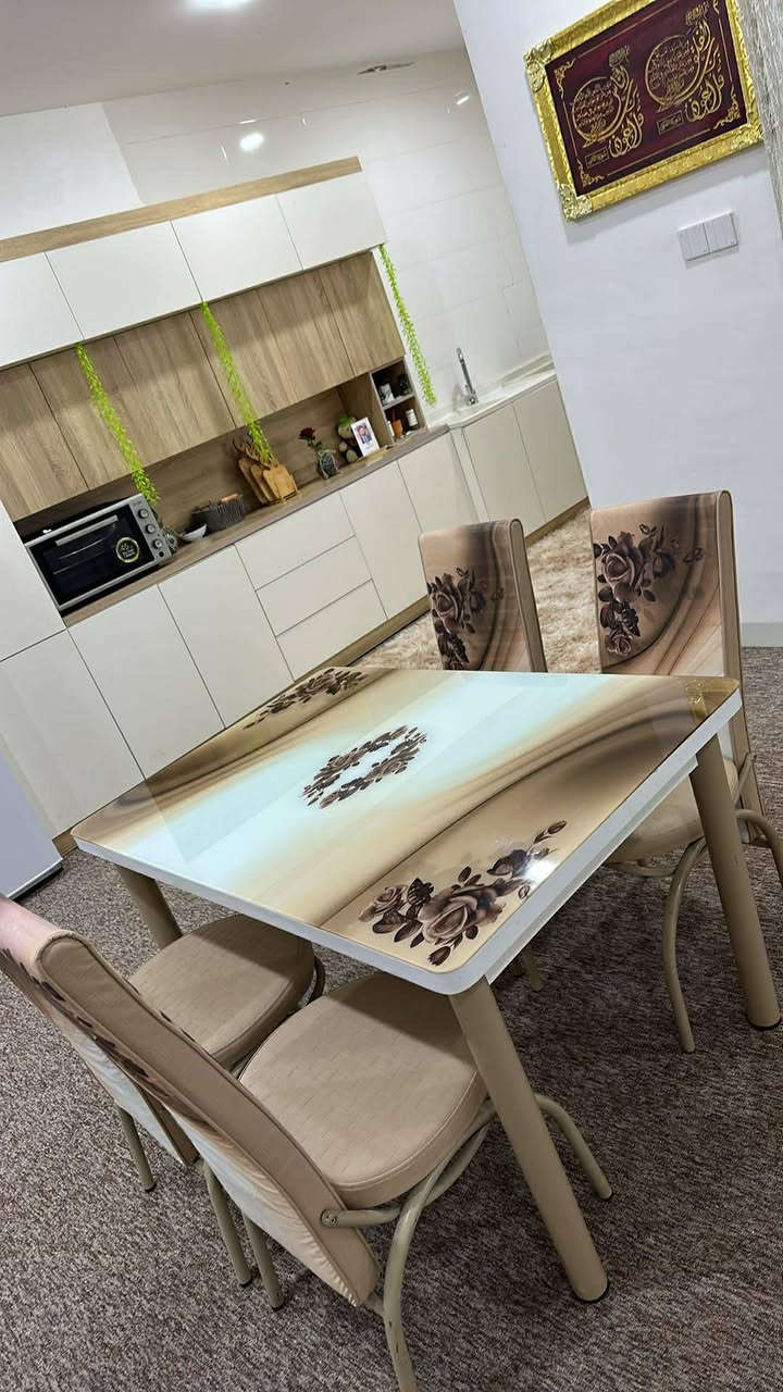 حبايب عندي هذه الميز للبيع نضافه فول والله وجديد اقل من سنه عندي نضافه فول السعر 150وبي مجال للشراي يتفضل وشرط اذا بي اي شئ ضرر اني حاضره لين متاكده من نضافته والله


**إذا كنت صاحب هذا الإعلان وتريد حذفه لأي سبب، رجاءا أرسل رسالة إلى الدعم الفني**