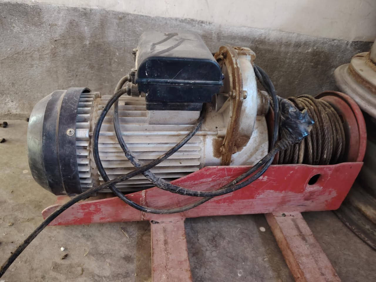 مەسعەدی  بیر 35مەتر درۆپی ئەسلی لەگەڵ یەک تەنێکو دووسەت کیلۆییە بەشەرت ئەیدەم شوێن کەلار  ڕزگاری ***********
