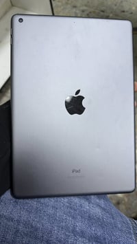 ايباد ٩ • ٦٤ • مبدل فقط