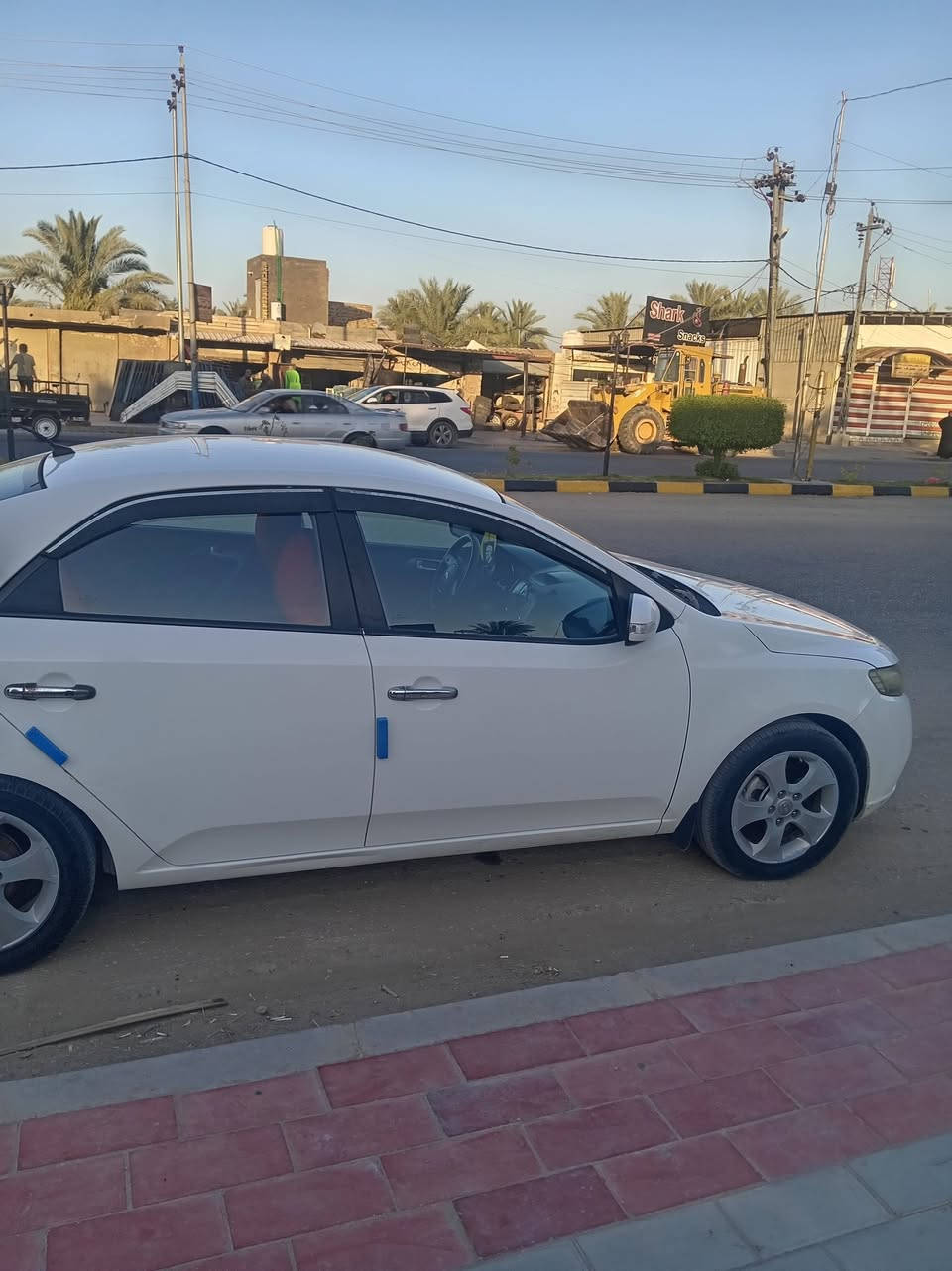 السلام عليكم
سيراتو خليجي 2010 مكفول للبيع
٩٢ وبيها مجال للشراي
للاتصال ***********

