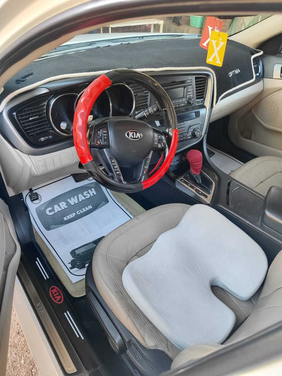 سلام عليكم
اوبتما 2013 خليجي، 

اربيل بأسمي هزتها مساقطة

فول عده البانوراما 

بصمة، بصمة ابواب جنطة

مري شفط اشاير بالمري

تحكمات تبريد قطعتين مواصفاتها معروفة

مكينة مفتوح كير مكينة في حالة جيدة

بيها بارد شبر بالچاملغ الخلفي وطخة 

خفيفة وشخط موضح بالصور السيارة مكفولة 

من غير ذني السيارة خير من الله 

عليها ادامة جديدة+ تخم تاير جديد

باتري جديد منظومة تبريد جديدة

مناقصها غير افريز السيارة خير من الله

 مكان السيارة كربلاء المقدسة

السعر 132 بيها مجال بسيط جدا الشراي يتصل

***********
