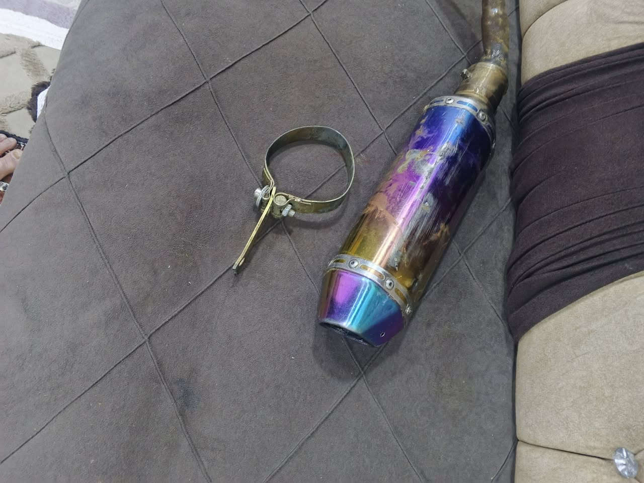 صالنصه للبيع محور بطه بزون بيجي جميع ماطورات 60 سبع الوان بيها كاتم السعر خاص ***********
