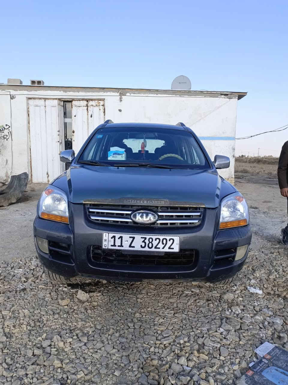 السلام عليكم سياره سبورتج موديل 7 وارد امريكي ضربتها جاملغ الامامي جهة السايق وشبر من باب السايق باقي السياره مكفوله من گير ومكينه وحداديه وتخم تاير سنويه جديده لسنة 2030 السياره مكفوله من الصبغ السياره بأسمي رقم بغداد السياره نضيفه مال جناي السعر 90 وبيها مجال لشراي . مكان السياره الديوانية ***********
