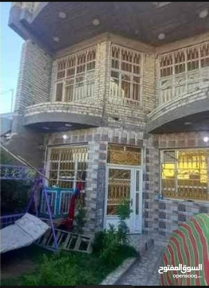 دار البيع بدايه شارع اورفلي مقابل جهة الحبيبيه بظهر حسينية الزهراء مساحه ١٨٠ متر  بناء حديث درجه اولى وجه ٨ متر نزال ٢٢.٥٠ يحتوي على كراج حديقه ستقبال مطبخ حار بارد صالة درج كبير في طابق اول وثاني يحتوي على غرف نوم  عدد ٦. سويت حمامات عدد ٤. مناور عدد  ٢. مع بيتونه وصطيحين ارضي ودرج مرمر تركي سراميك اسباني كل البيت رتفاع ٣ونص سقف رتفاع عن شارع متر  غيره متواجد على فيس شراي يتصل فقط ***********
