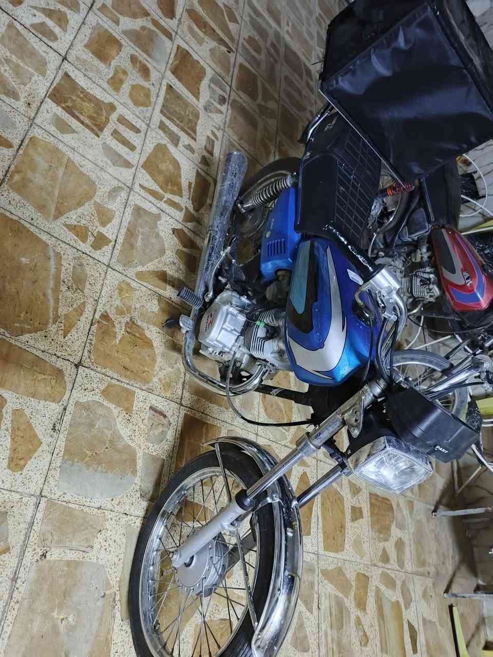 دراجة ايراني نامة بدون نضيفة مابيها اي شي سعر 550 وبيها مجال شوي ***********
