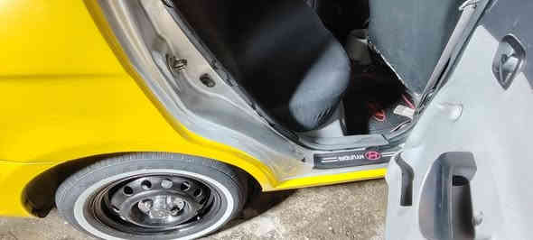 السلام عليكم اخوان عندي هاي الاكسن موديل 2010 امريكي رقم بغداد  هيا وغرمات صفر صاحبه 
بل موصل تحويله بل موصل سياره بيه ضرر بجيهت الايمين مكينه وكير 16،سعره 85 بيه مجال شي بسيط والمشراي لا يتصل ***********
