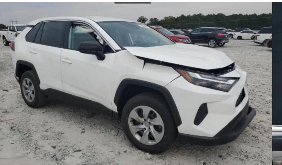 فور ابيض رقم بغداد مواصفات Le 
موديل 2023
ماشي تقريبا 40 الف او اكثر شوية 
ويل 19 
مكان السيارة ديالى 
ضررها موجود بالصور
القطع الاصلية المتضررة موجودة بالصور وايضا عندي بالبيت 
سعرها 219 بيها مجال  بسيط
للتستفسار .. الاتصال على الرقم 
***********
